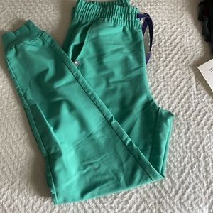 Limited Color Surgical Green Figs Size small Zamora